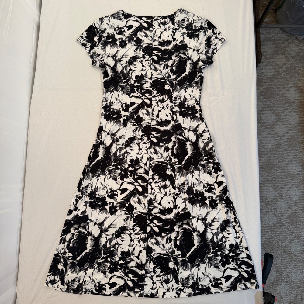 Connected Apparel Womens Floral Faux Wrap Dress Black White V-Neck Size 10 - Picture 10 of 10